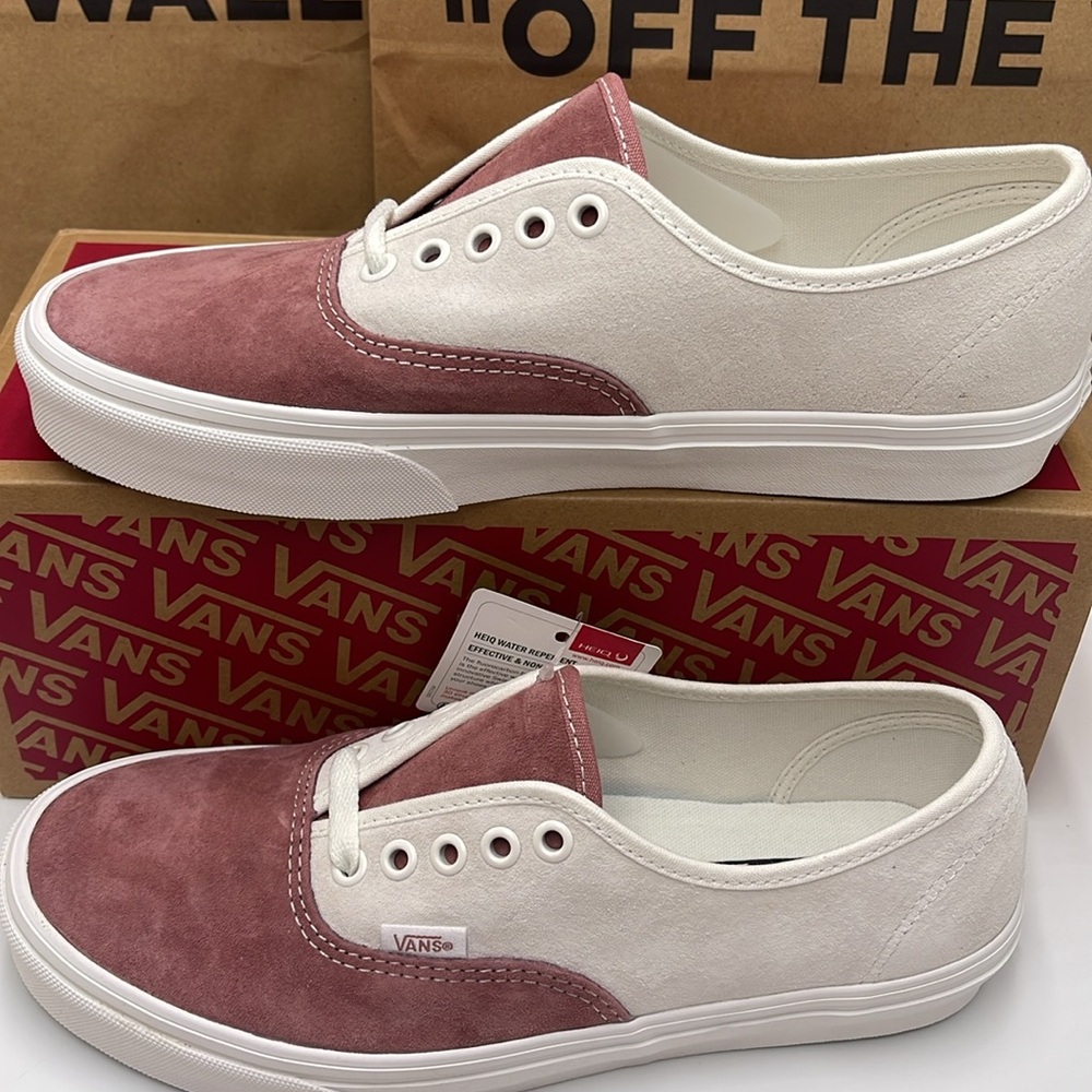 Vans Men’s Authentic Pig Suede Withered Rose
VN000BW5CHO
Sneakers - Picture 3 of 16